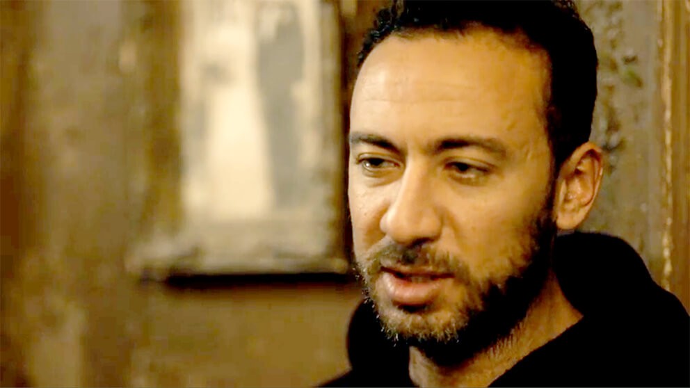 جمال عبد الناصر يوضح حكمة كورونا لعابد عنان في (مالناش الا بعض ...